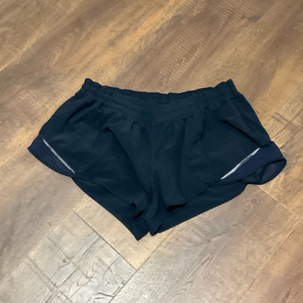 navy blue athletic lululemon hotty hot 2.5 inch inseam